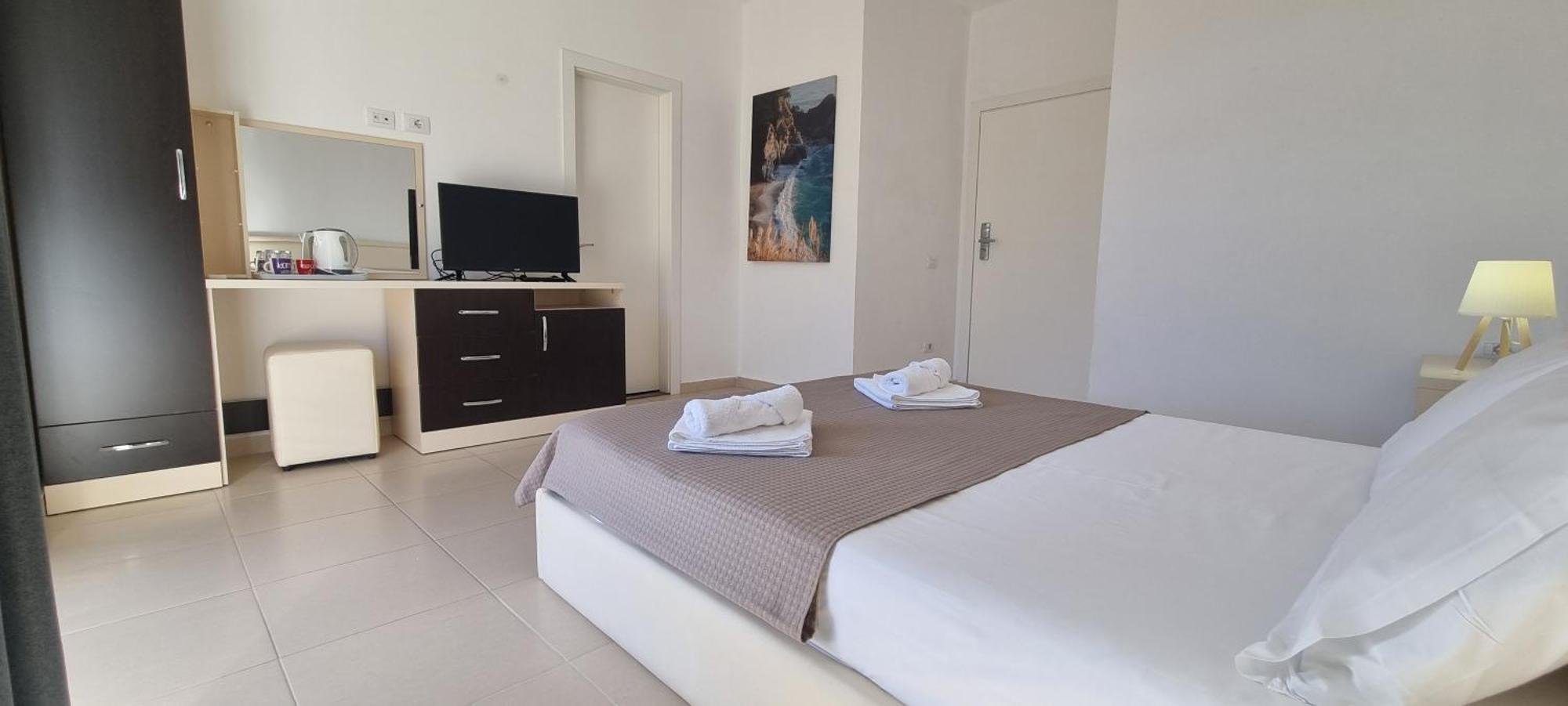 The Sunny Side Apartment Himare Exterior photo