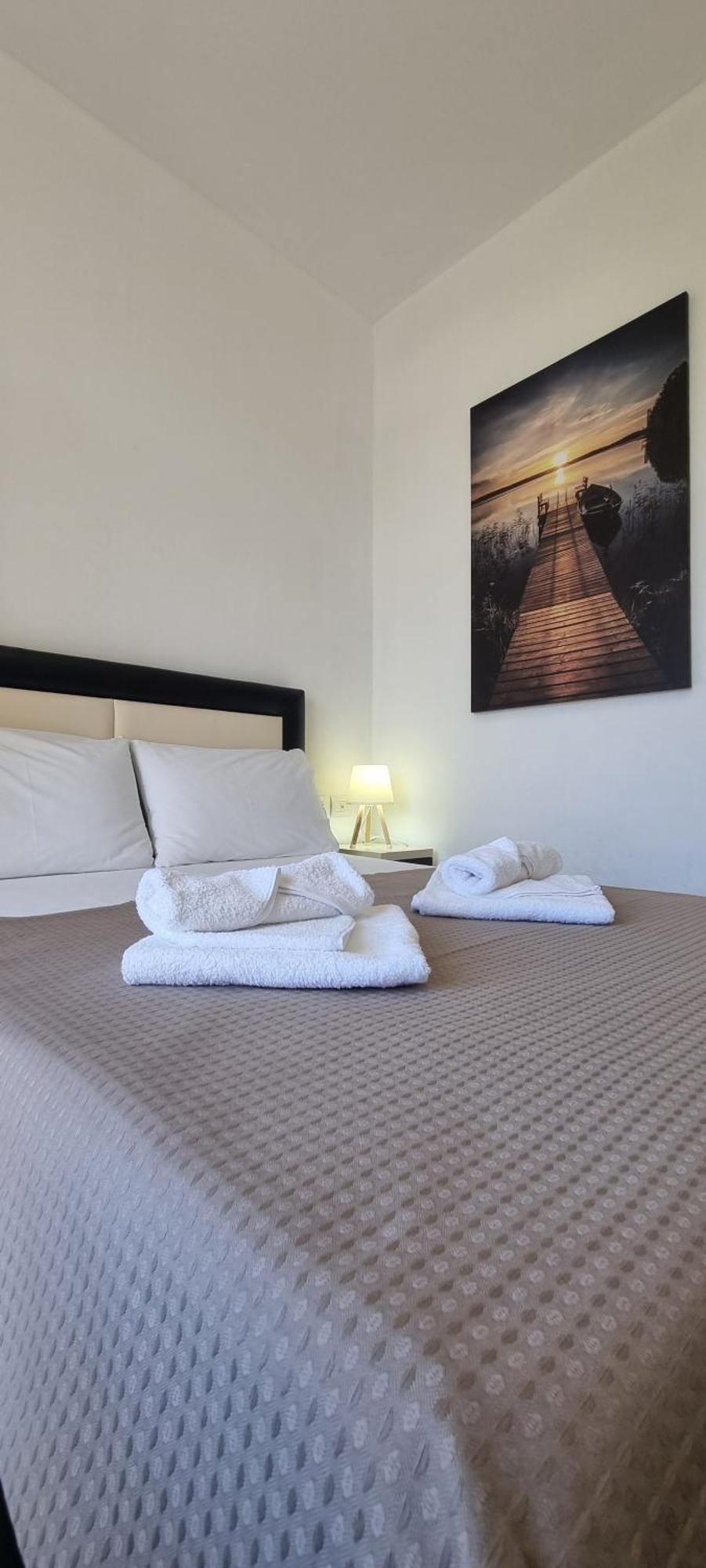 The Sunny Side Apartment Himare Exterior photo