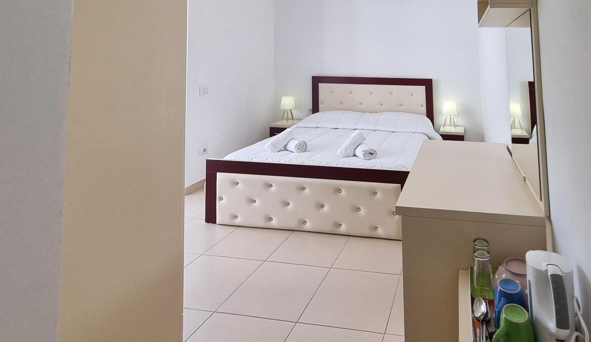 The Sunny Side Apartment Himare Exterior photo